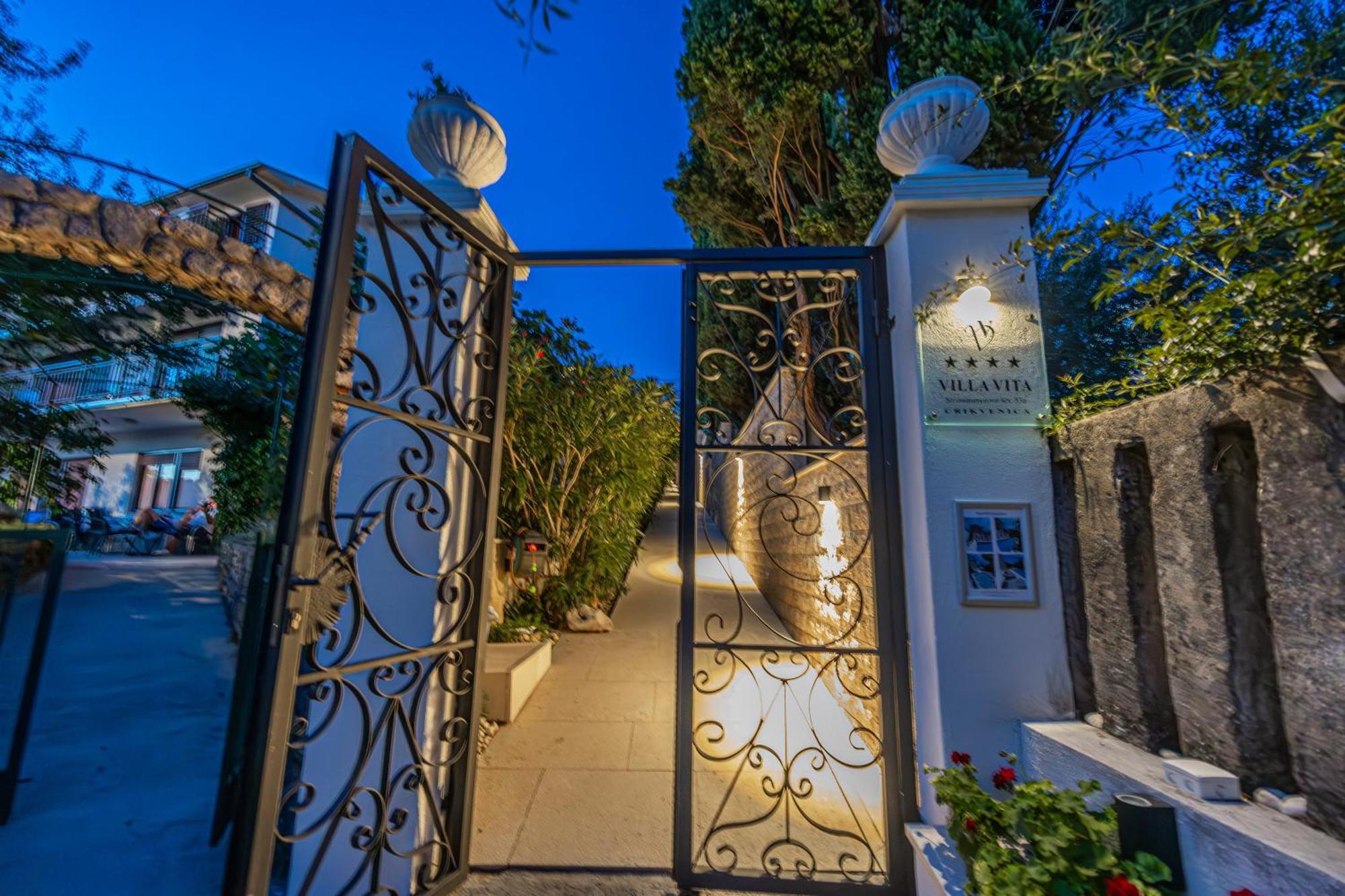 Villa Vita Luxury Apartments Crikvenica Exterior photo